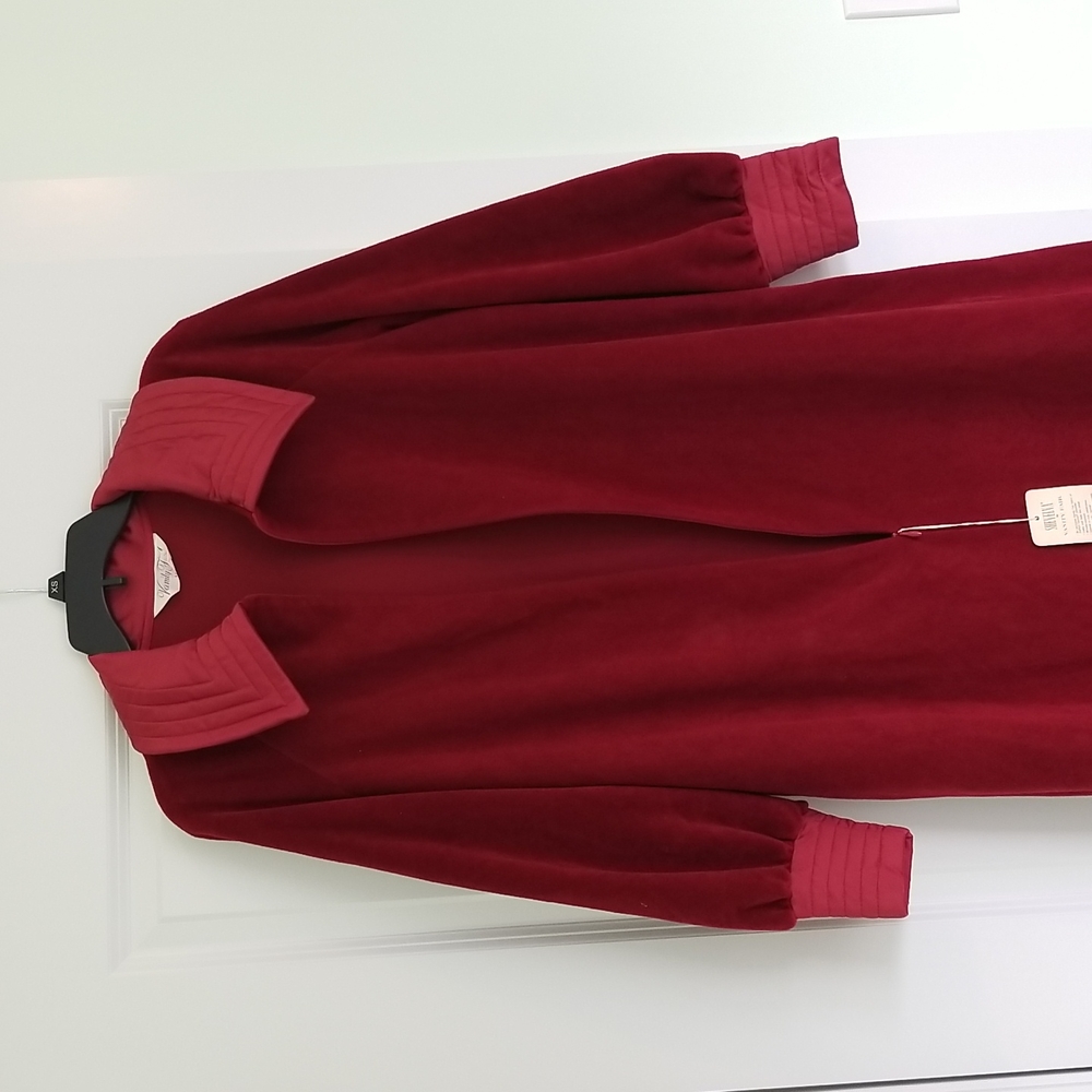 Vintage new with SOME tags, Vanity Fair housecoat/robe/nightwear